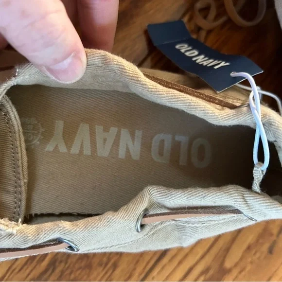 NWT Men’s Old Navy Light Brown Boat Shoes in Size 8 - Picture 5 of 7